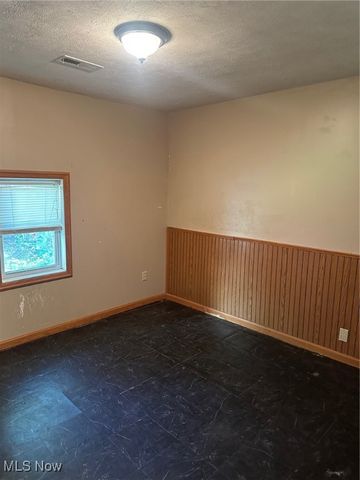 12531 Jackson Drive, Burton, OH 44021