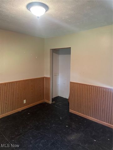 12531 Jackson Drive, Burton, OH 44021