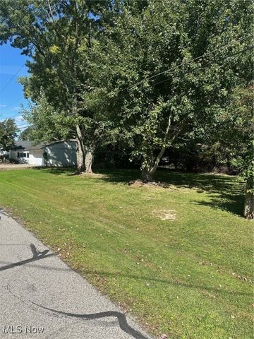 12531 Jackson Drive, Burton, OH 44021