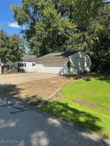 12531 Jackson Drive, Burton, OH 44021