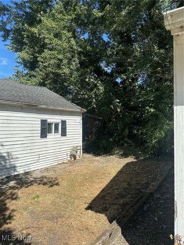 12531 Jackson Drive, Burton, OH 44021