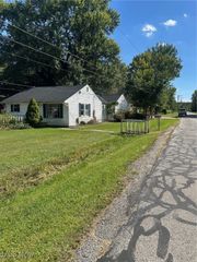 12531 Jackson Drive, Burton, OH 44021