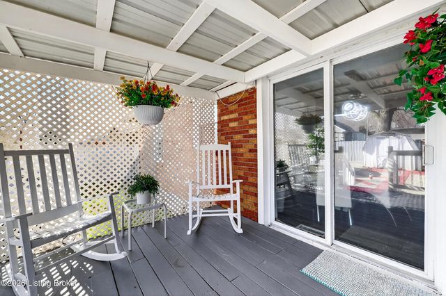 5713 Arvis Dr, Louisville, KY 40258