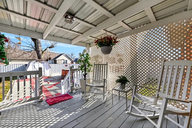 5713 Arvis Dr, Louisville, KY 40258