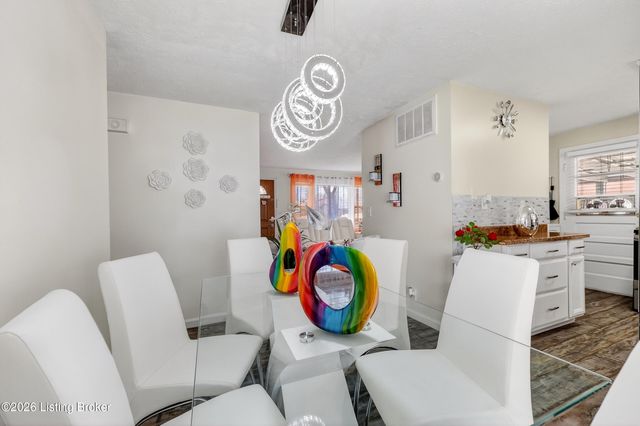 5713 Arvis Dr, Louisville, KY 40258