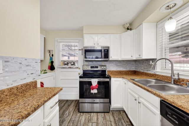 5713 Arvis Dr, Louisville, KY 40258