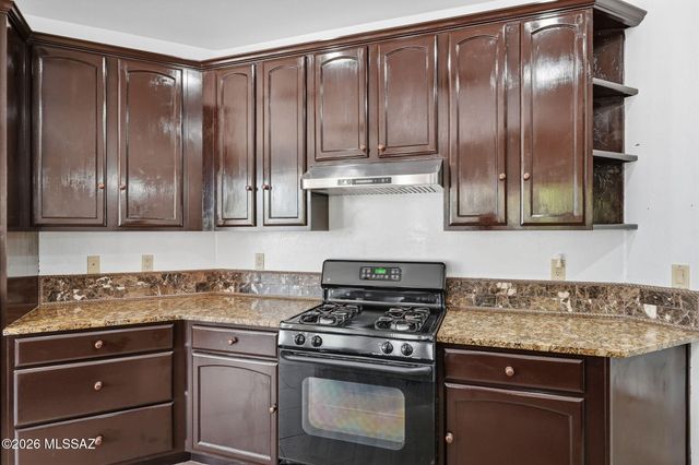 1338 W Bosque Dr, Sahuarita, AZ 85629
