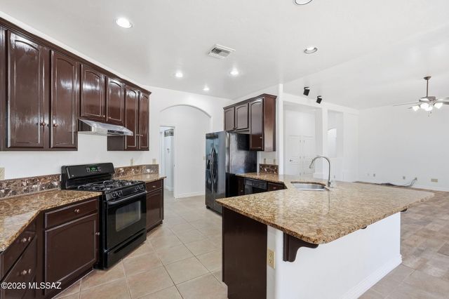 1338 W Bosque Dr, Sahuarita, AZ 85629