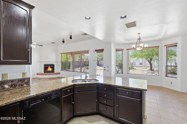 1338 W Bosque Dr, Sahuarita, AZ 85629