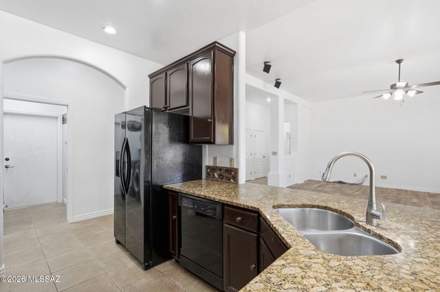 1338 W Bosque Dr, Sahuarita, AZ 85629