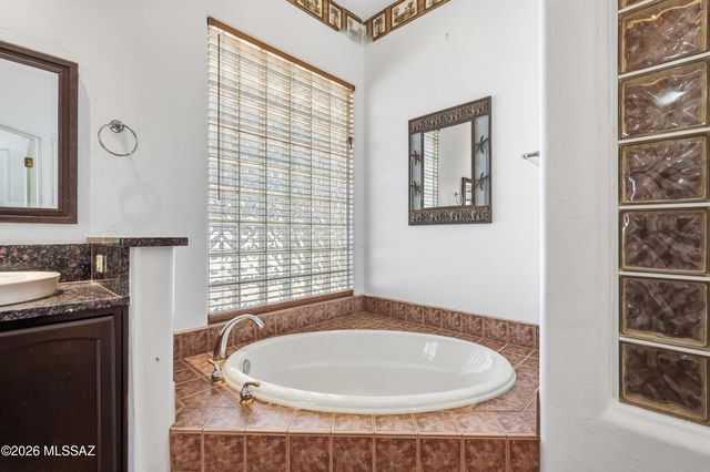 1338 W Bosque Dr, Sahuarita, AZ 85629