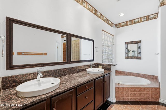 1338 W Bosque Dr, Sahuarita, AZ 85629