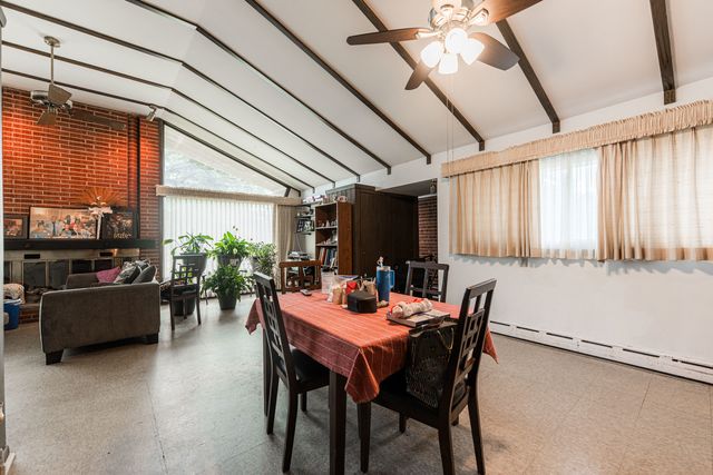 1543 W Downer Place, Aurora, IL 60506