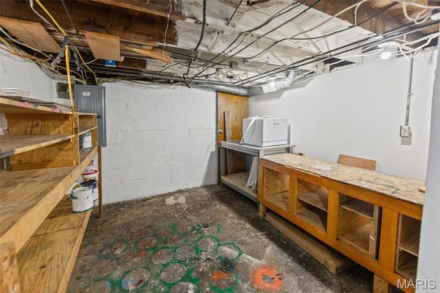 1008 6th Street, Highland, IL 62249