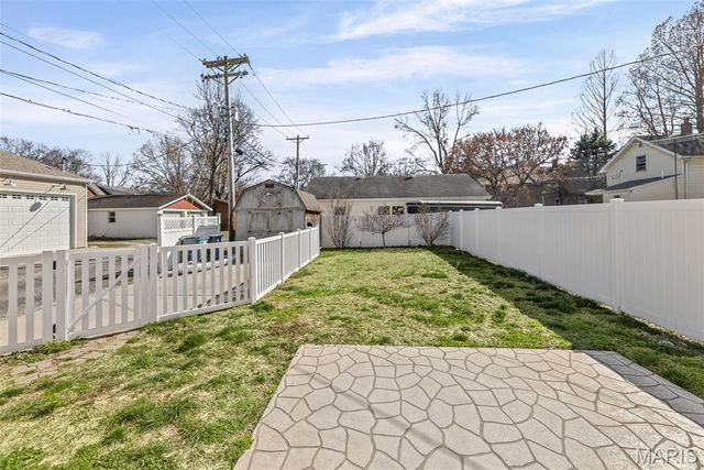 1008 6th Street, Highland, IL 62249