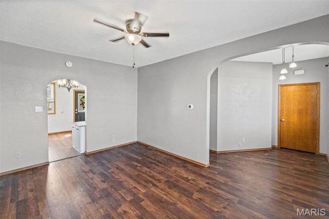 1008 6th Street, Highland, IL 62249