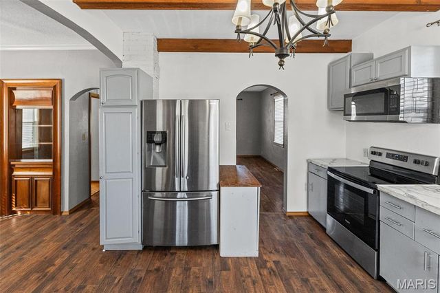 1008 6th Street, Highland, IL 62249