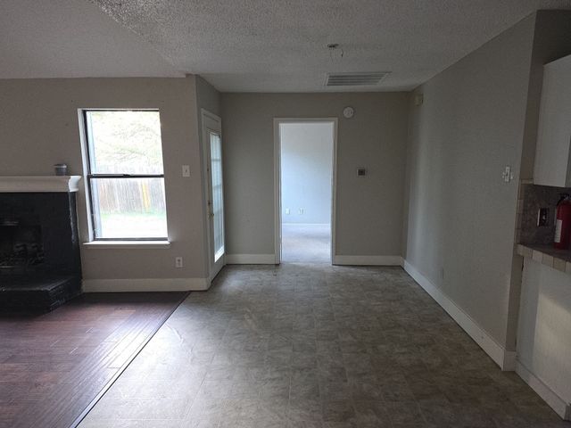 8105 Courageous Drive, Rowlett, TX 75089