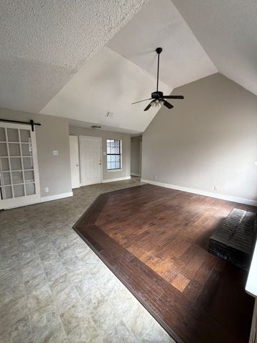 8105 Courageous Drive, Rowlett, TX 75089