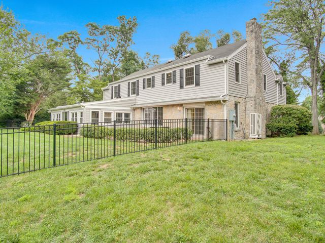 1009 DRAYER CT, Carlisle, PA 17013