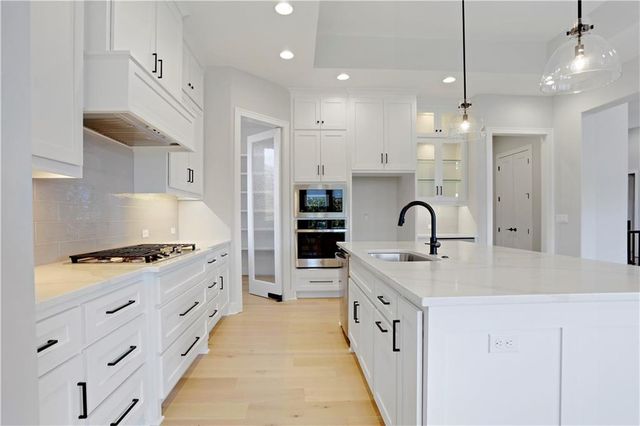 25177 W 109th Street, Olathe, KS 66061