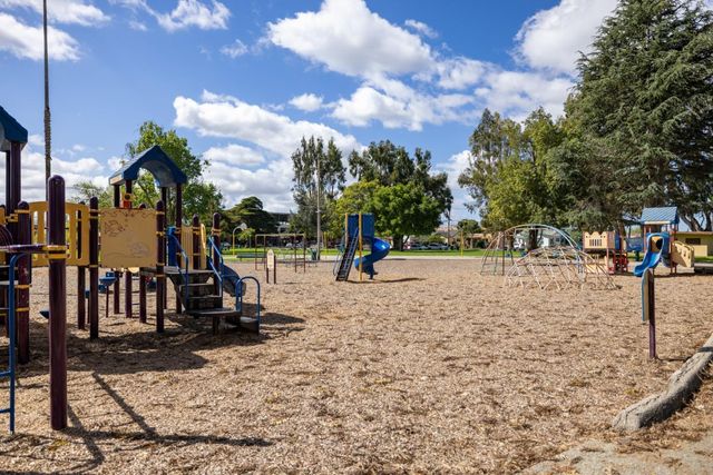 62 Buena Vista Street, Salinas, CA 93901