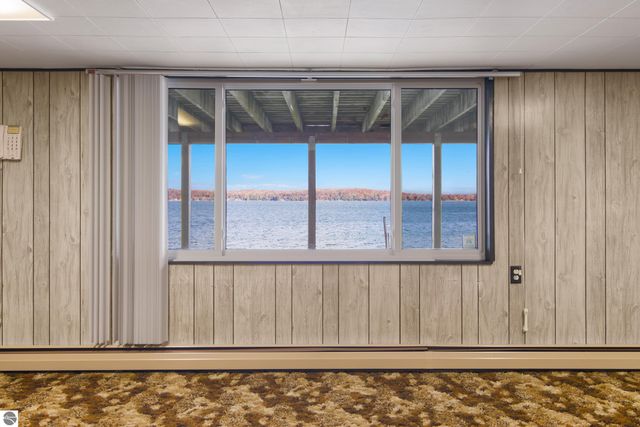 6522 Bixler Road, Beulah, MI 49617