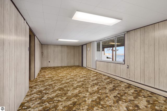 6522 Bixler Road, Beulah, MI 49617