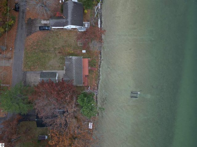 6522 Bixler Road, Beulah, MI 49617