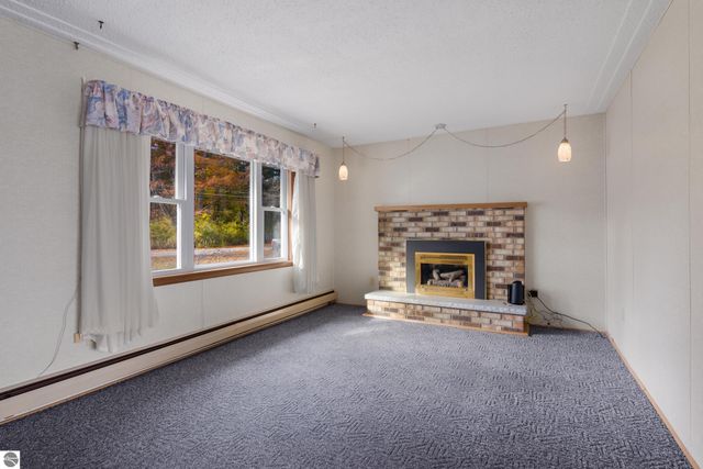 6522 Bixler Road, Beulah, MI 49617