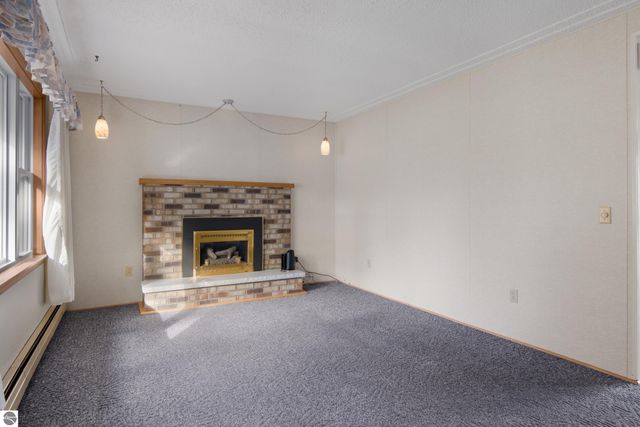 6522 Bixler Road, Beulah, MI 49617