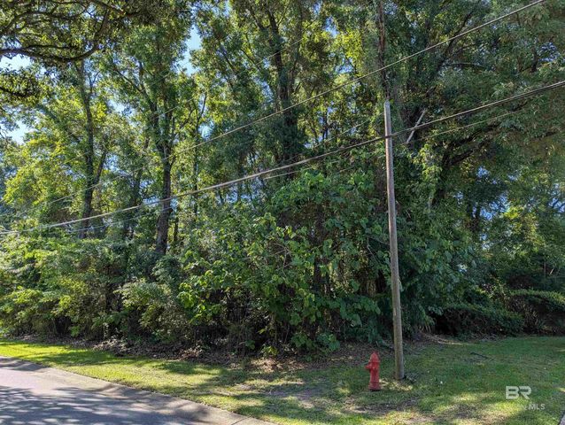 136 Fairway Drive, Daphne, AL 36526