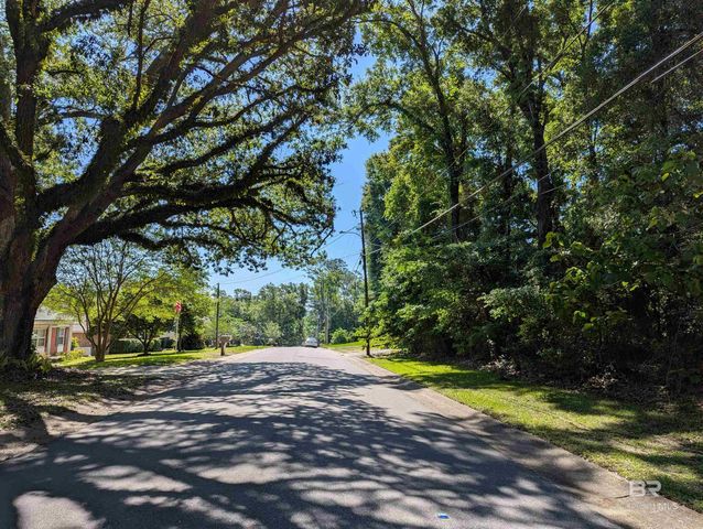 136 Fairway Drive, Daphne, AL 36526