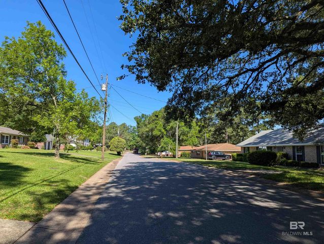 136 Fairway Drive, Daphne, AL 36526
