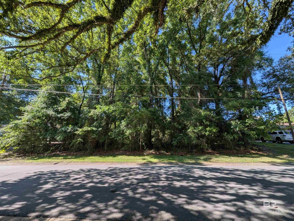 136 Fairway Drive, Daphne, AL 36526
