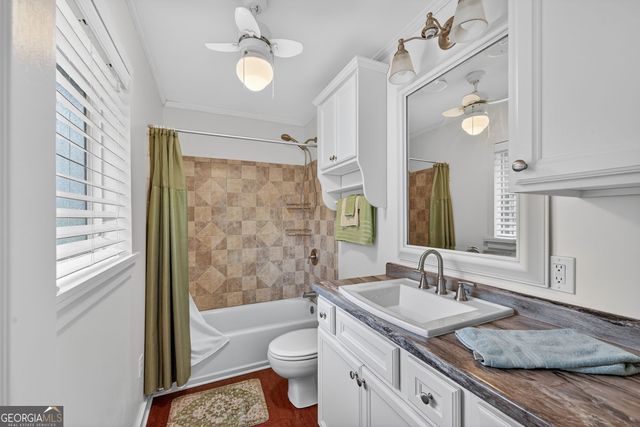 6321 Lakeview Drive, Buford, GA 30518