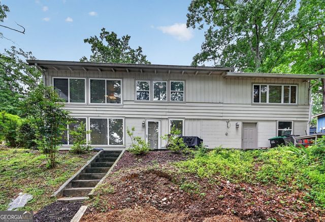 6321 Lakeview Drive, Buford, GA 30518