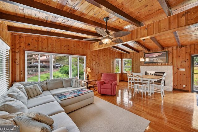 6321 Lakeview Drive, Buford, GA 30518