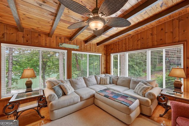 6321 Lakeview Drive, Buford, GA 30518