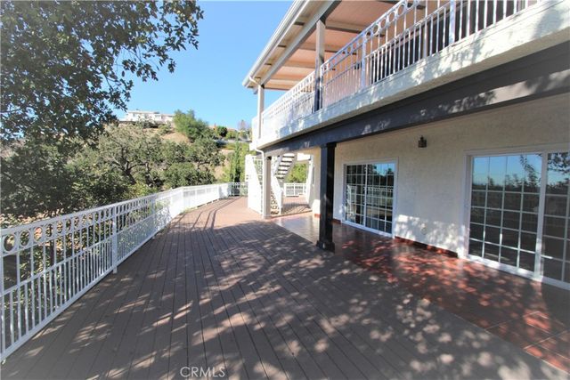 3694 Berwick Drive, La Canada Flintridge, CA 91011