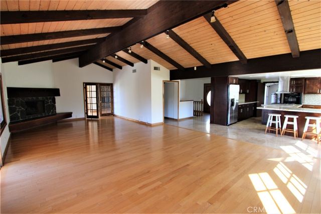 3694 Berwick Drive, La Canada Flintridge, CA 91011