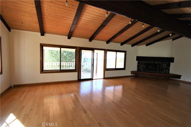 3694 Berwick Drive, La Canada Flintridge, CA 91011