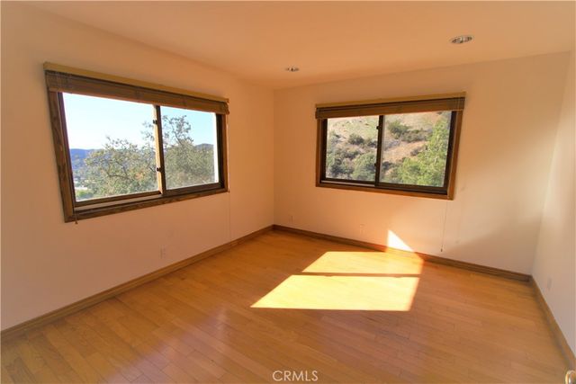3694 Berwick Drive, La Canada Flintridge, CA 91011