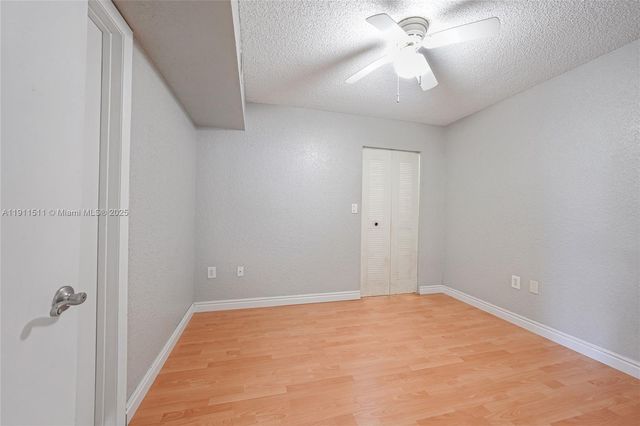 2871 N Oakland Forest Dr 210, Oakland Park, FL 33309