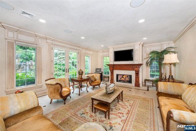 6 Adams Road, Saddle River, NJ 07458