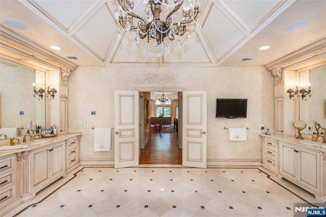 6 Adams Road, Saddle River, NJ 07458