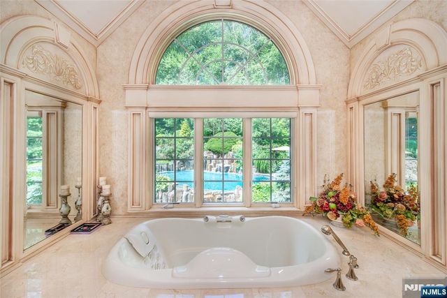 6 Adams Road, Saddle River, NJ 07458