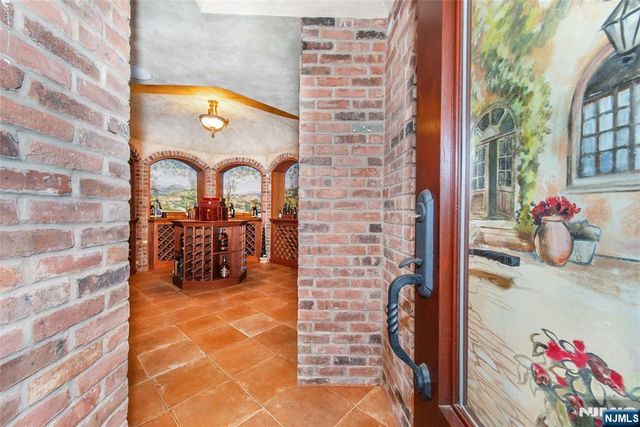 6 Adams Road, Saddle River, NJ 07458