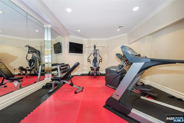 6 Adams Road, Saddle River, NJ 07458