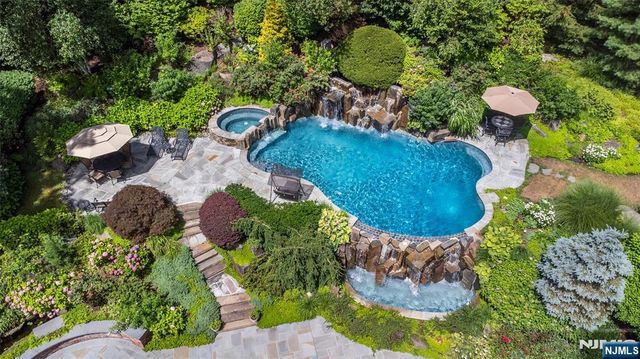 6 Adams Road, Saddle River, NJ 07458